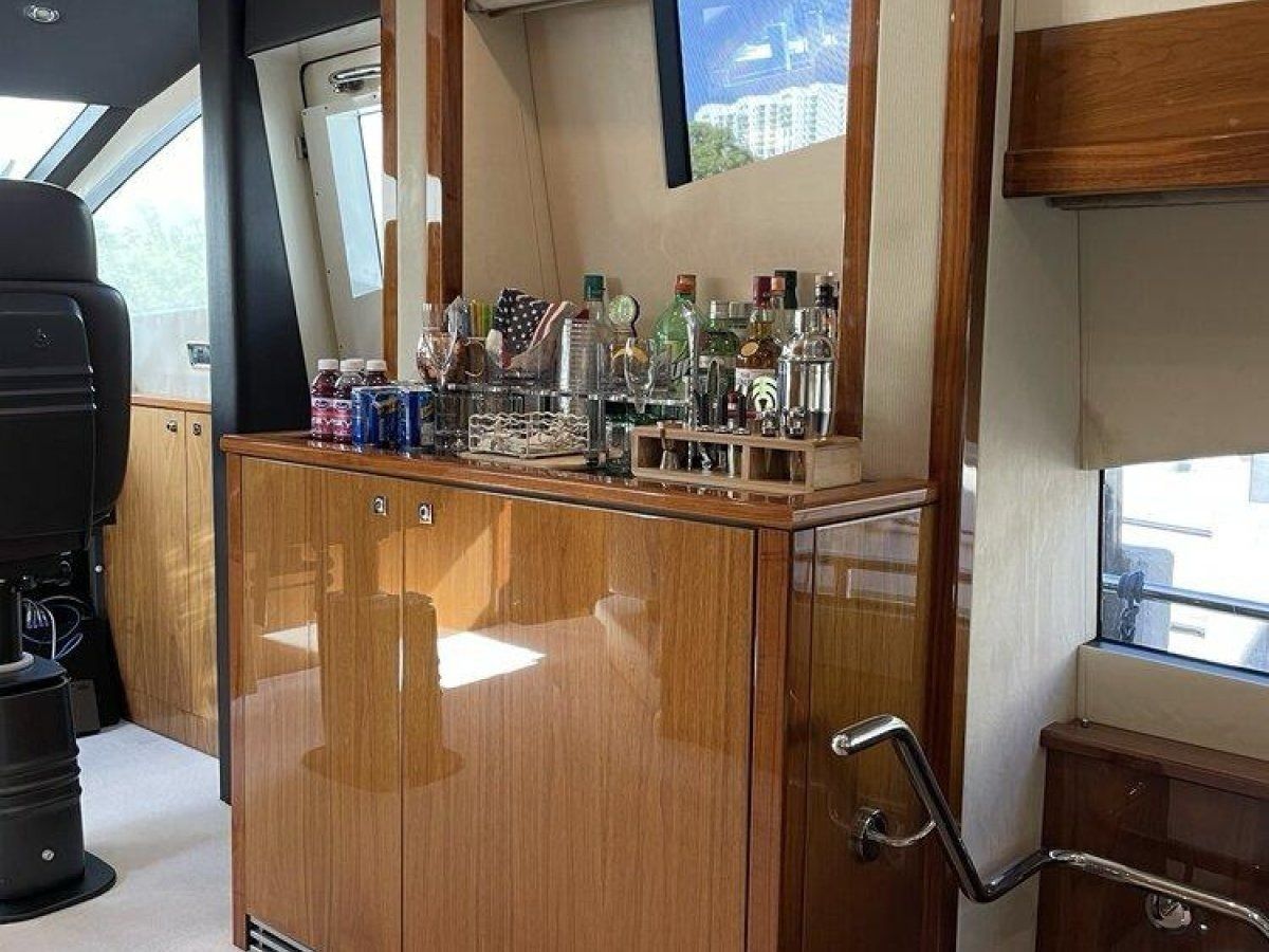 Sunseeker 105 | The Cabana