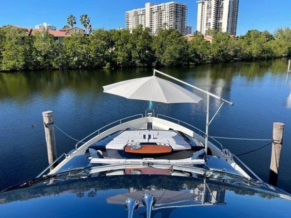 Sunseeker 105 | The Cabana