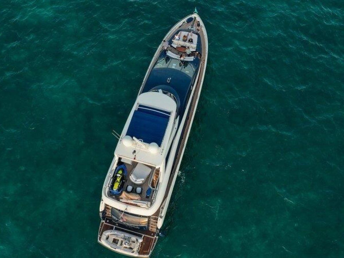 Sunseeker 105 | The Cabana