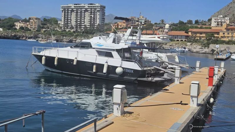 River Craft 50 | Laros 1