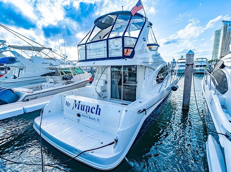 Sea Ray 47 Sedan Bridge | Mr Munch