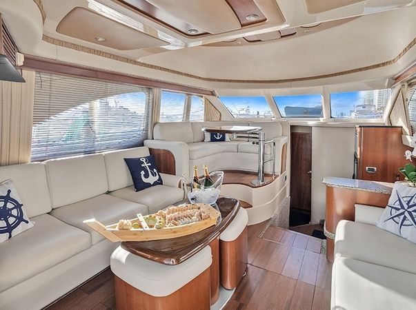 Sea Ray 47 Sedan Bridge | Mr Munch