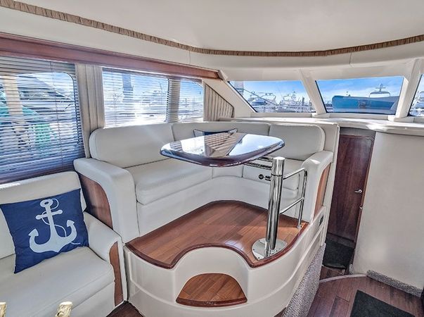Sea Ray 47 Sedan Bridge | Mr Munch