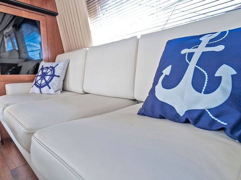 Sea Ray 47 Sedan Bridge | Mr Munch