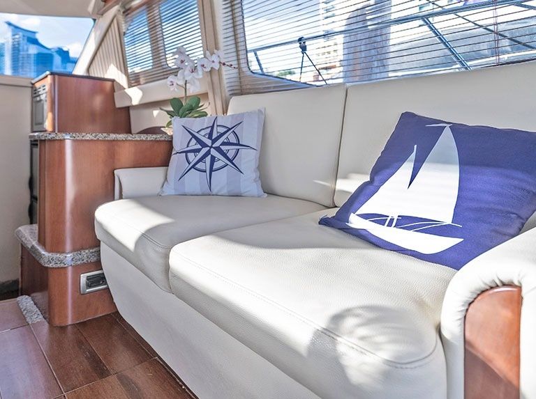 Sea Ray 47 Sedan Bridge | Mr Munch