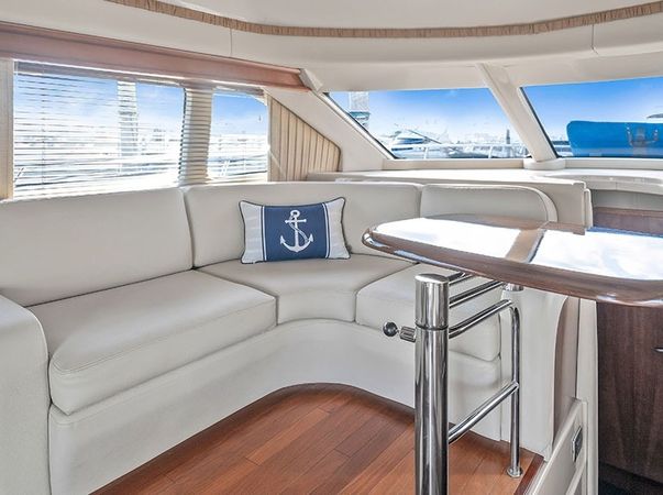Sea Ray 47 Sedan Bridge | Mr Munch