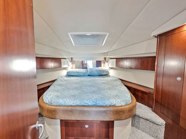Sea Ray 47 Sedan Bridge | Mr Munch