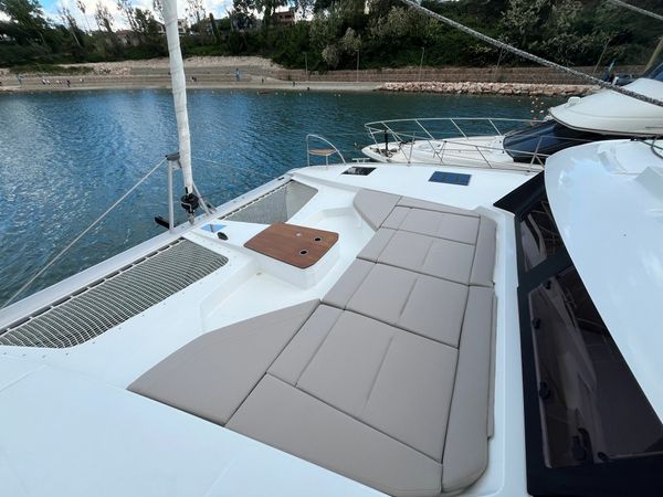 Fountaine Pajot New 44 | Avamare