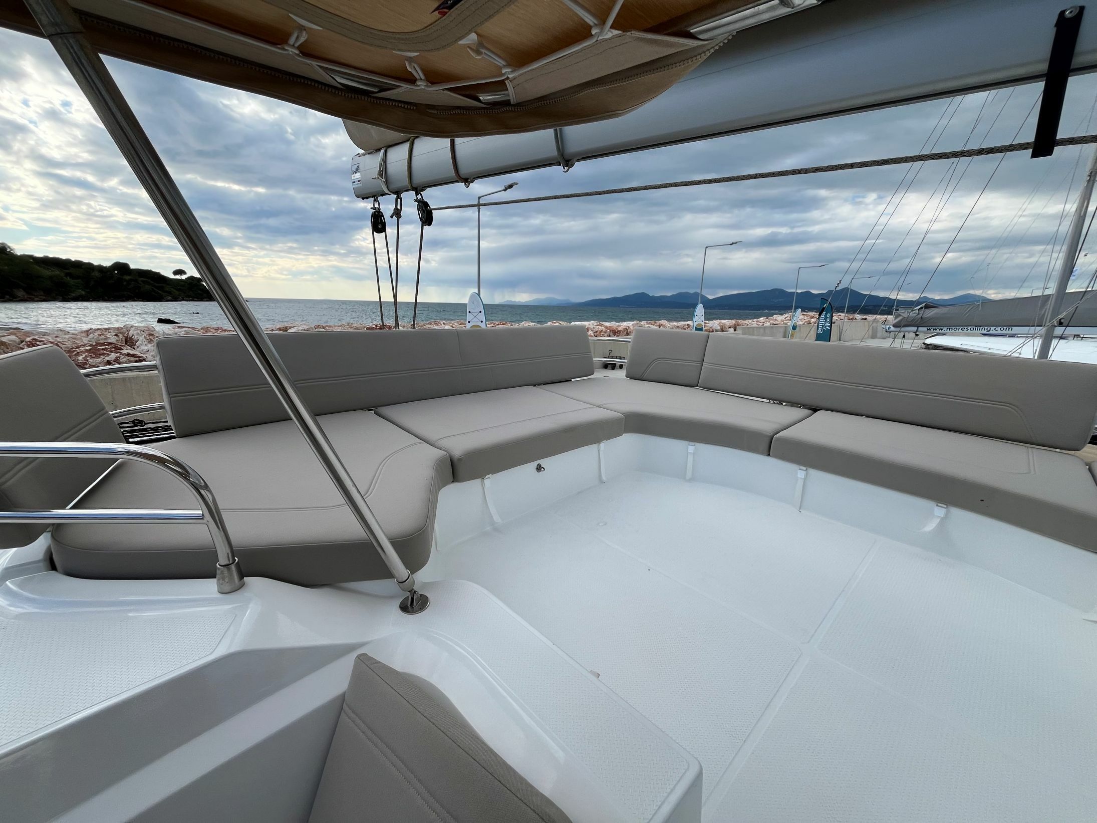 Fountaine Pajot New 44 | Avamare