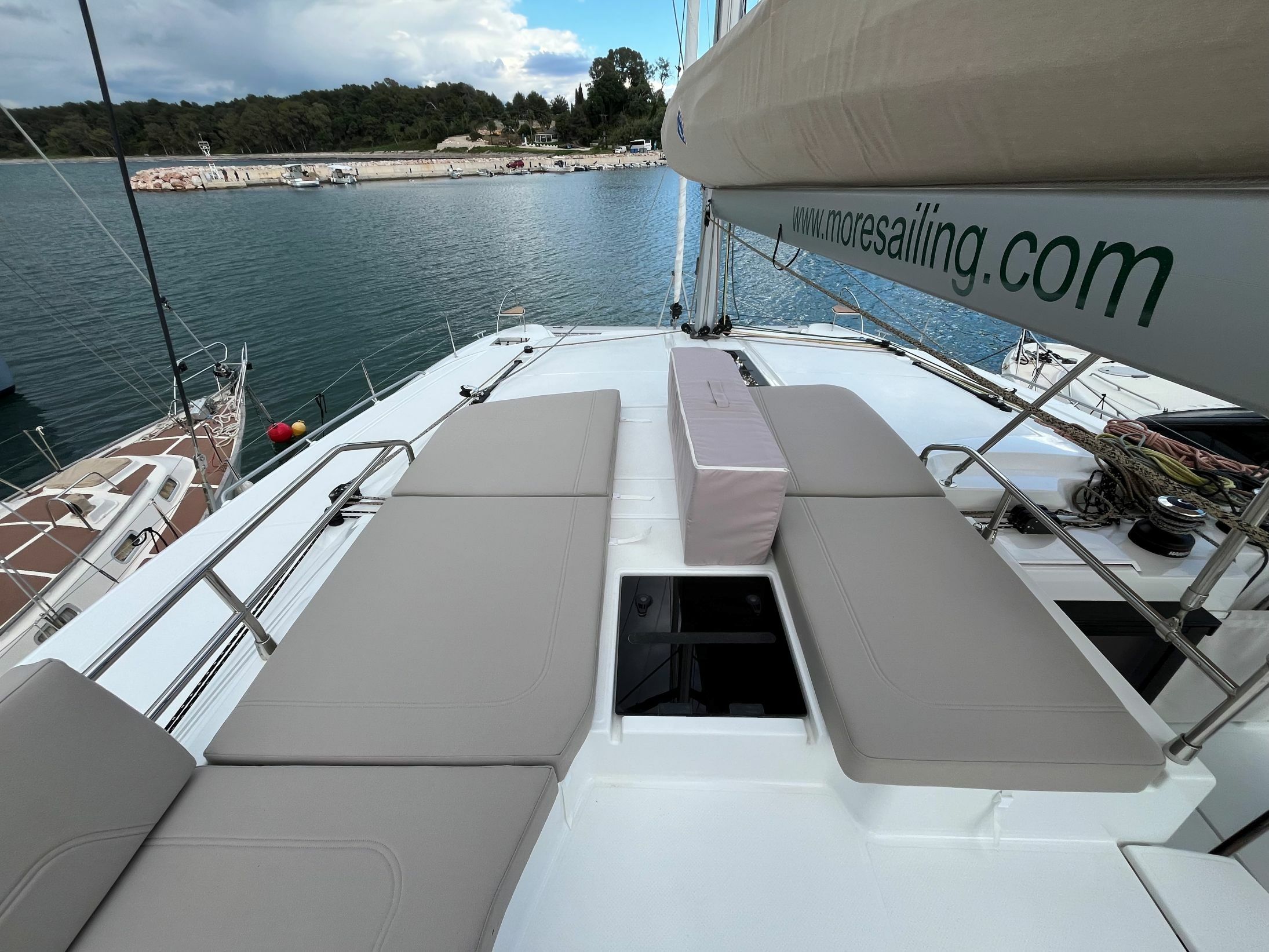 Fountaine Pajot New 44 | Avamare