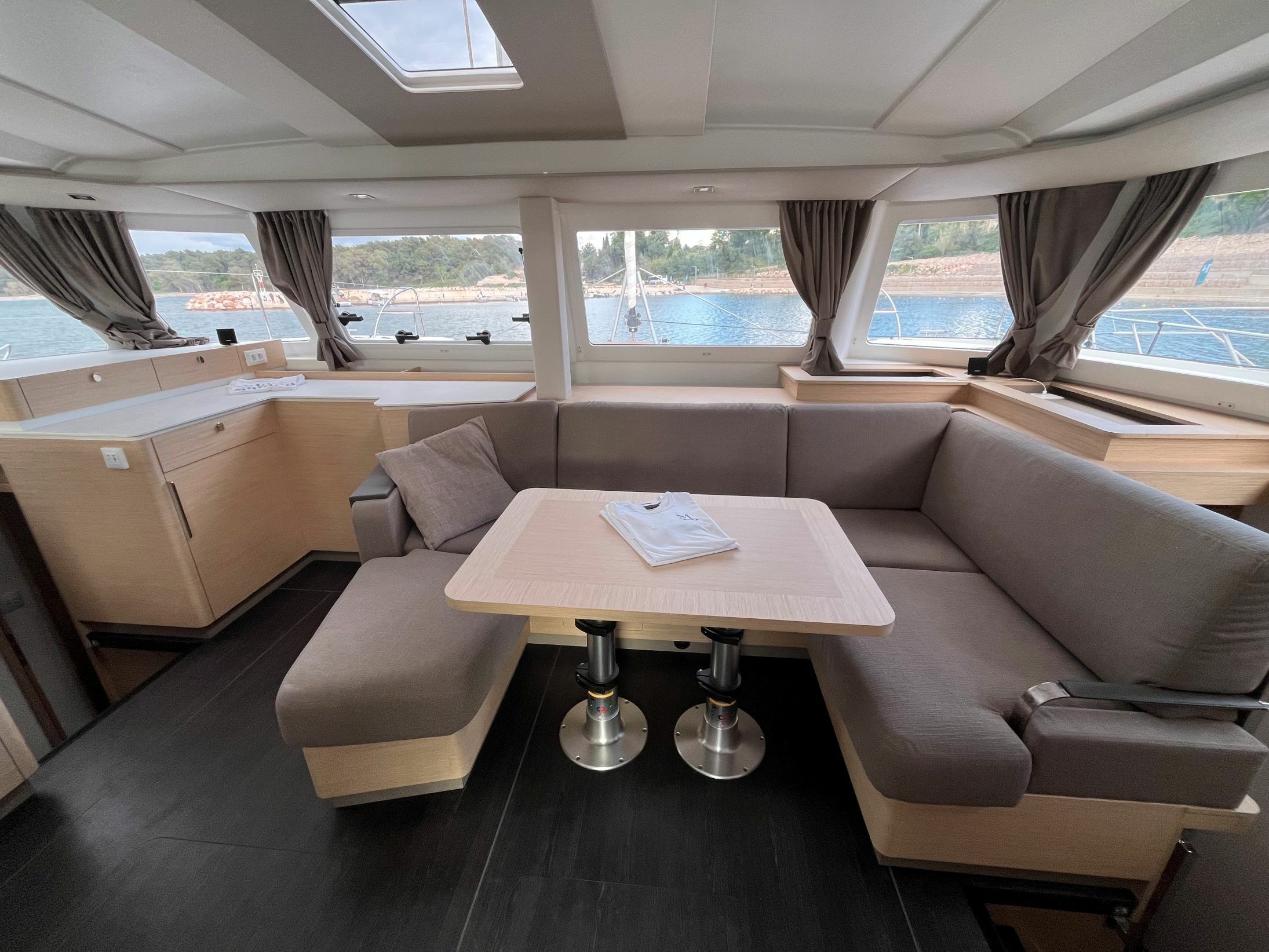 Fountaine Pajot New 44 | Avamare