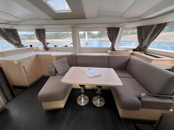 Fountaine Pajot New 44 | Avamare