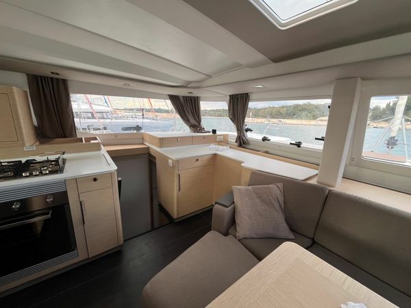 Fountaine Pajot New 44 | Avamare