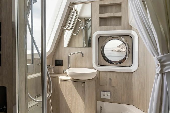 Azimut Magellano 60 | Amparito 13