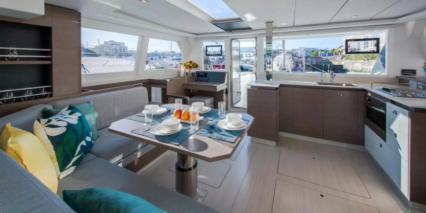 Leopard 42 | Moorings 24