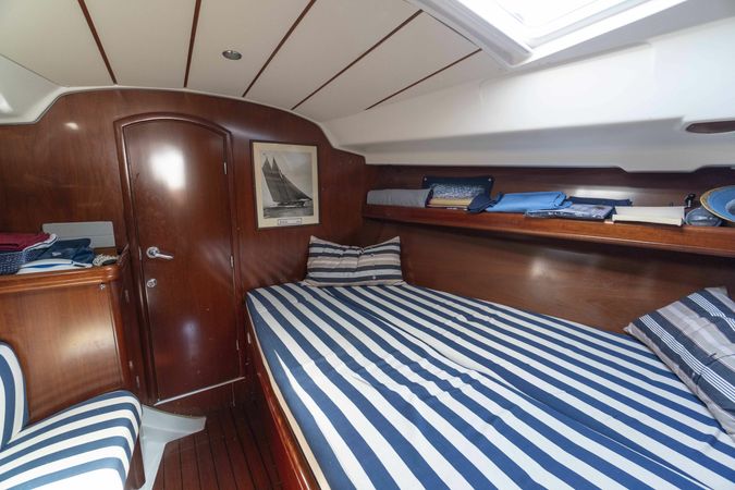 Beneteau Oceanis Clipper 411 | Blue Dolphin