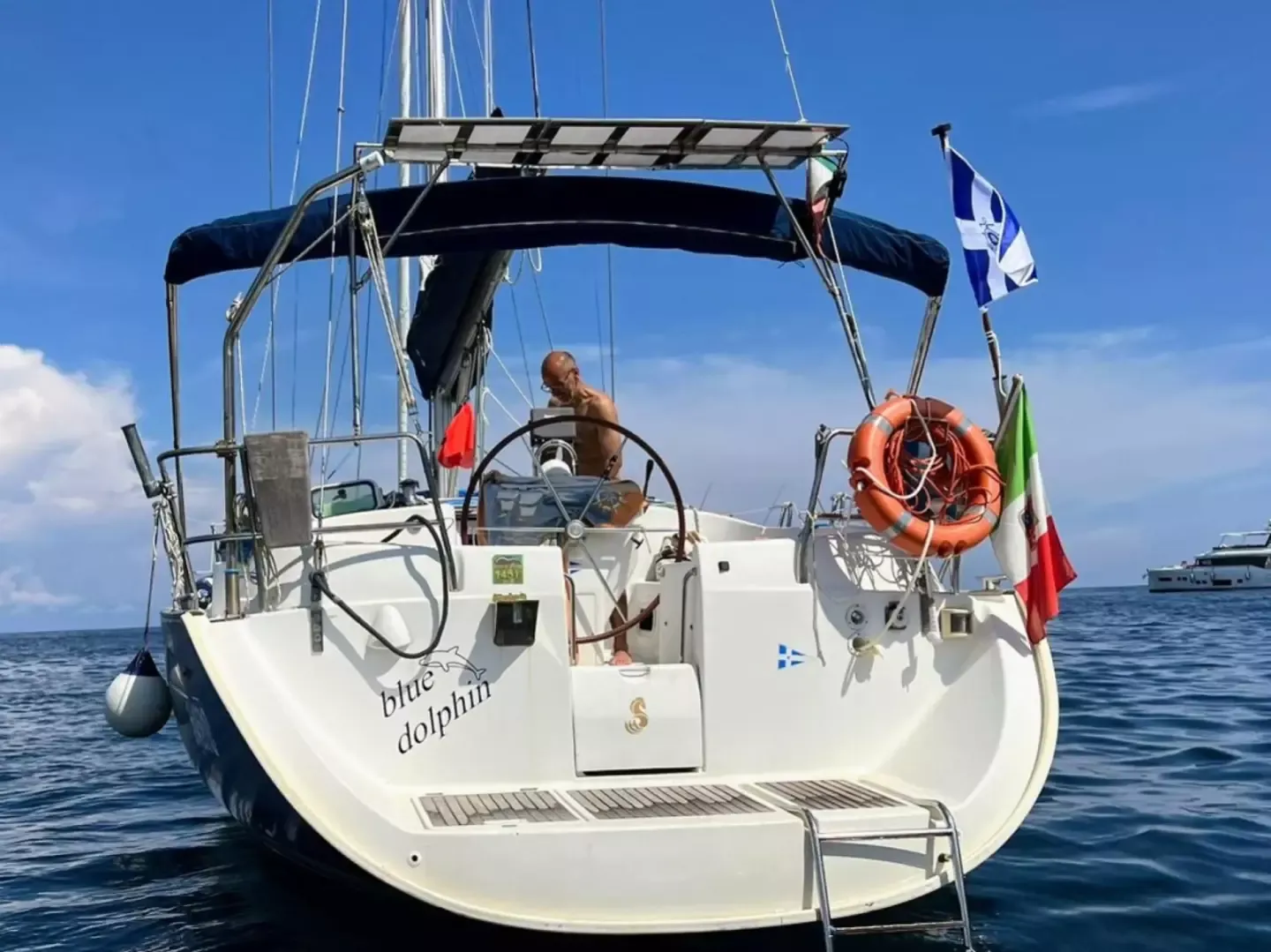 Beneteau Oceanis Clipper 411 | Blue Dolphin