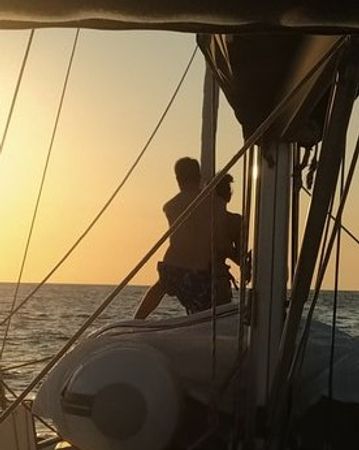 Beneteau Oceanis Clipper 411 | Blue Dolphin