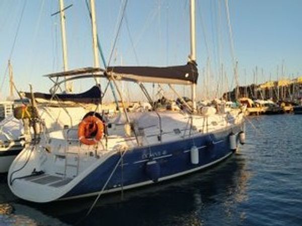 Beneteau Oceanis Clipper 411 | Blue Dolphin