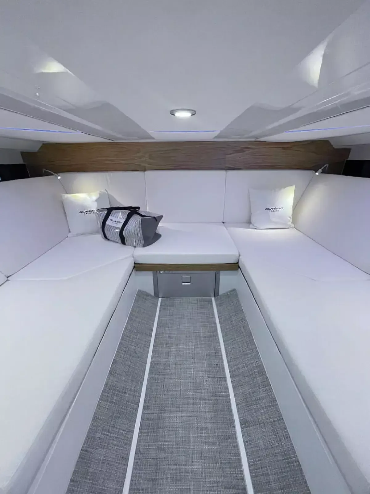 De Antonio 36 | Beluga