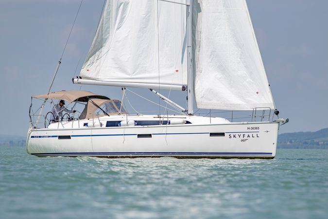 Bavaria Cruiser 37 | Skyfall