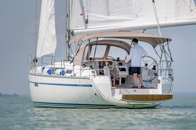 Bavaria Cruiser 37 | Skyfall