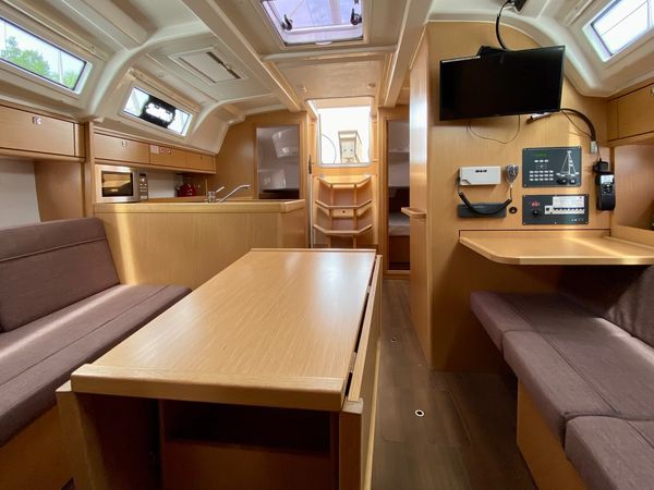 Bavaria Cruiser 37 | Skyfall