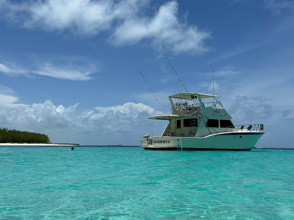Hatteras 36 | Miss Sherrye