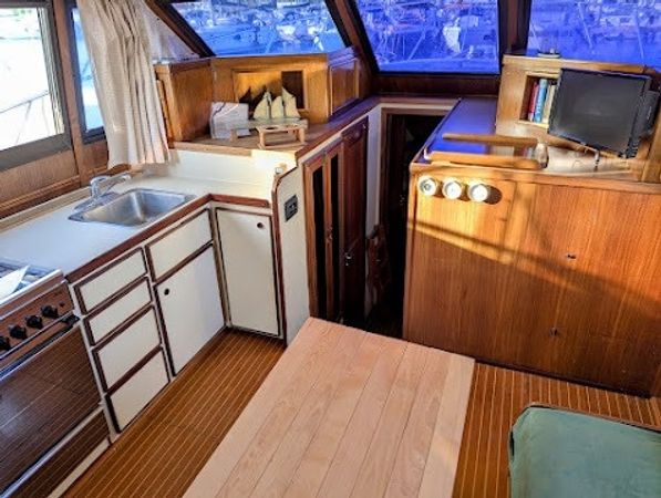 Hatteras 36 | Miss Sherrye