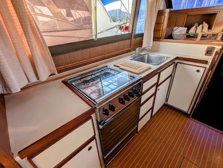 Hatteras 36 | Miss Sherrye