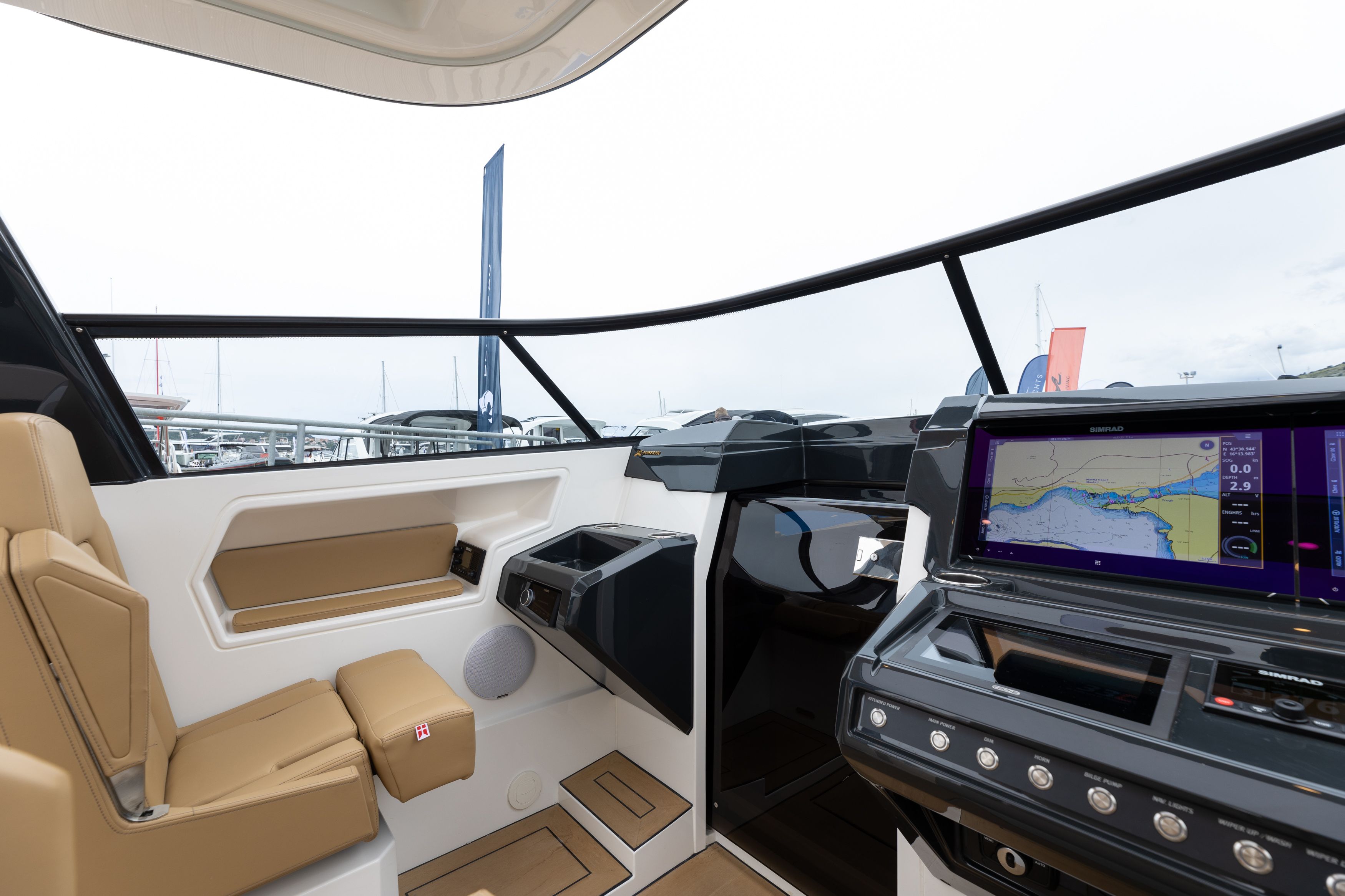 X-Yachts X Power 33 | 22