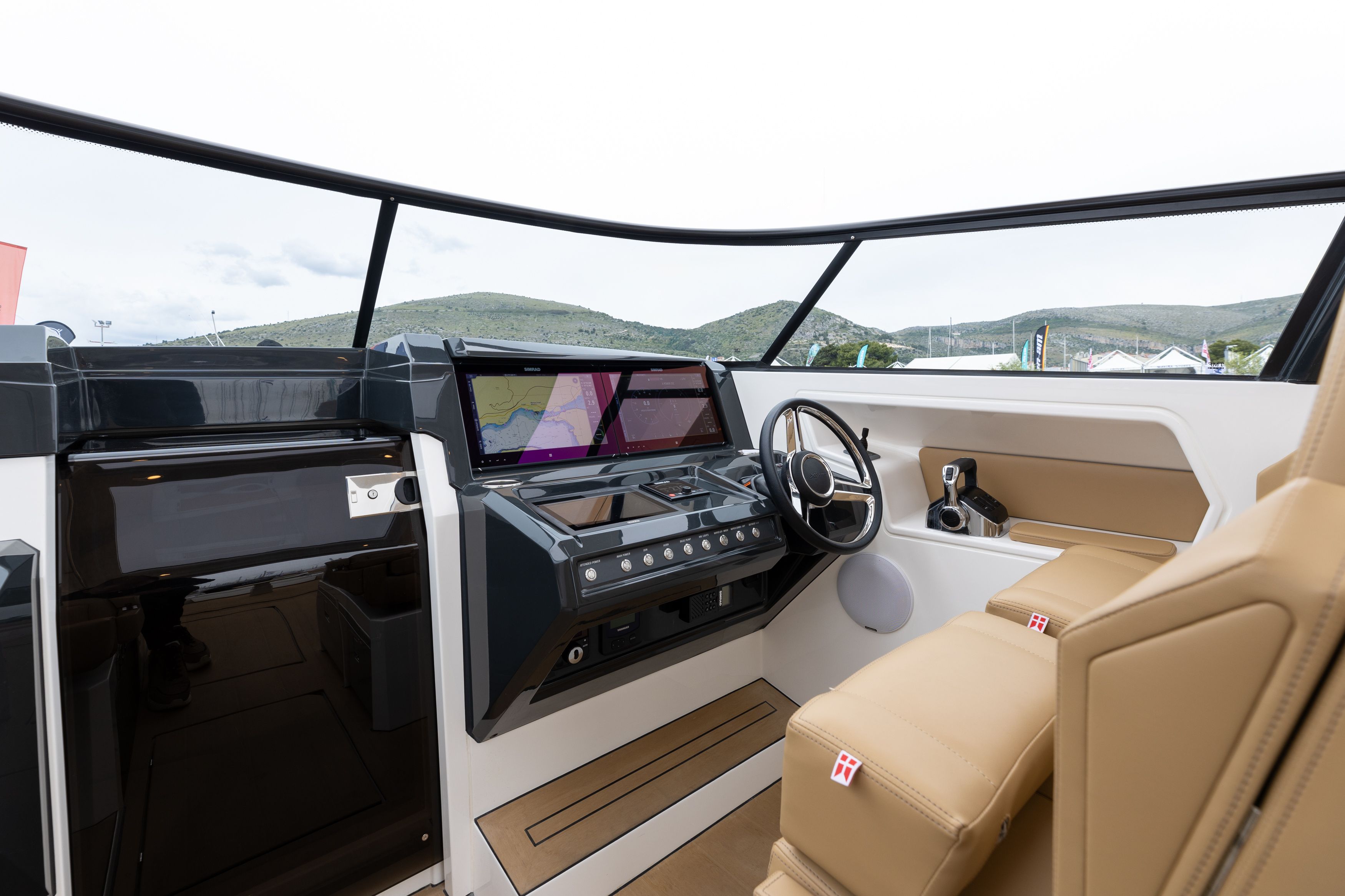 X-Yachts X Power 33 | 22