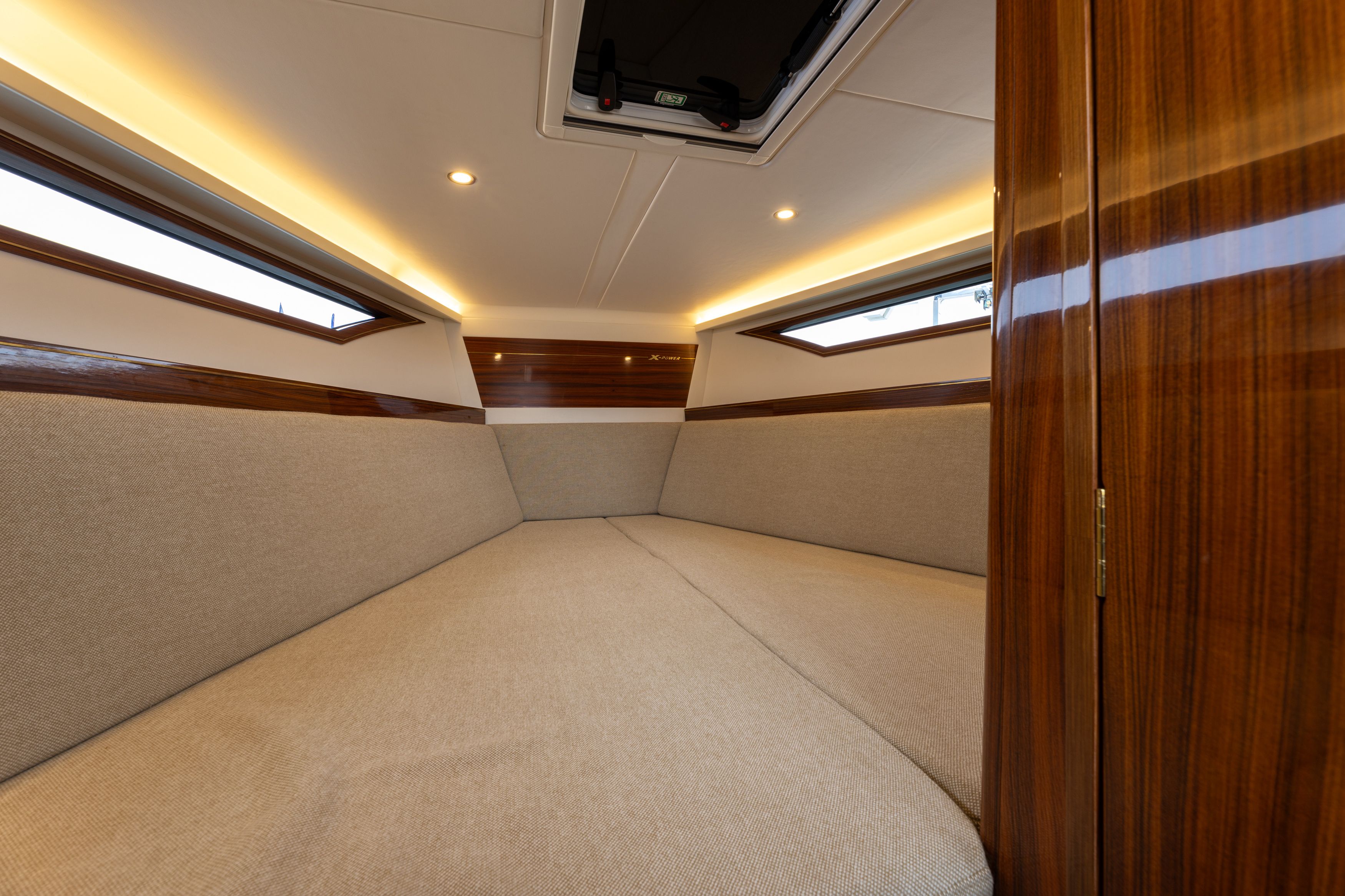 X-Yachts X Power 33 | 22