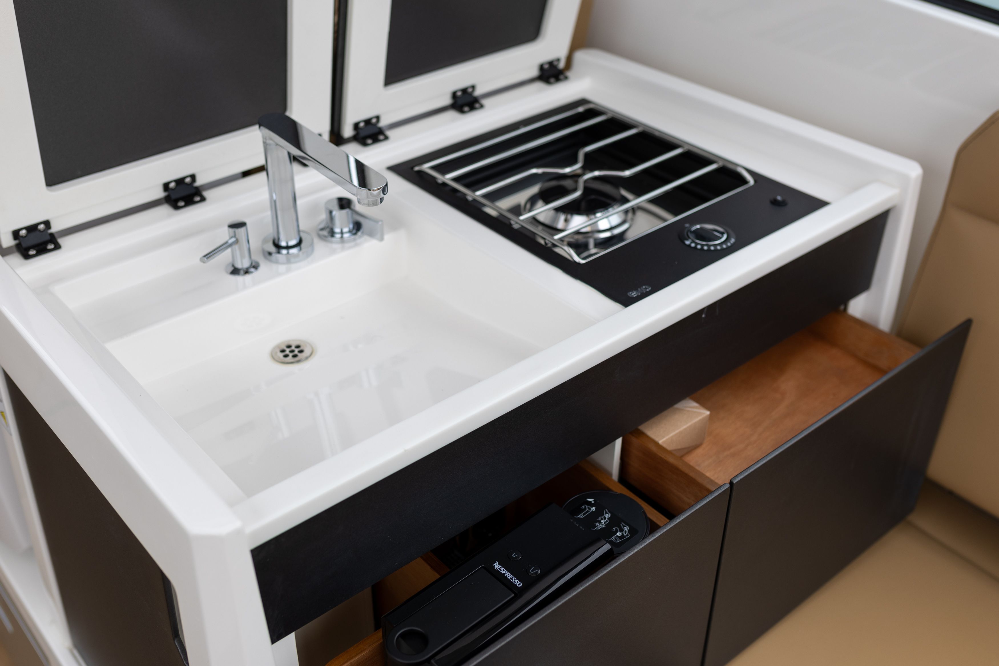 X-Yachts X Power 33 | 22