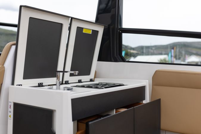 X-Yachts X Power 33 | 22