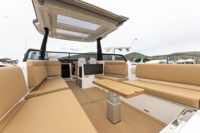 X-Yachts X Power 33 | 22