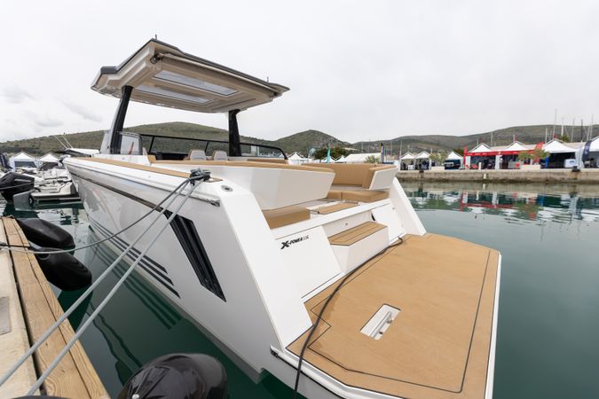X-Yachts X Power 33 | 22