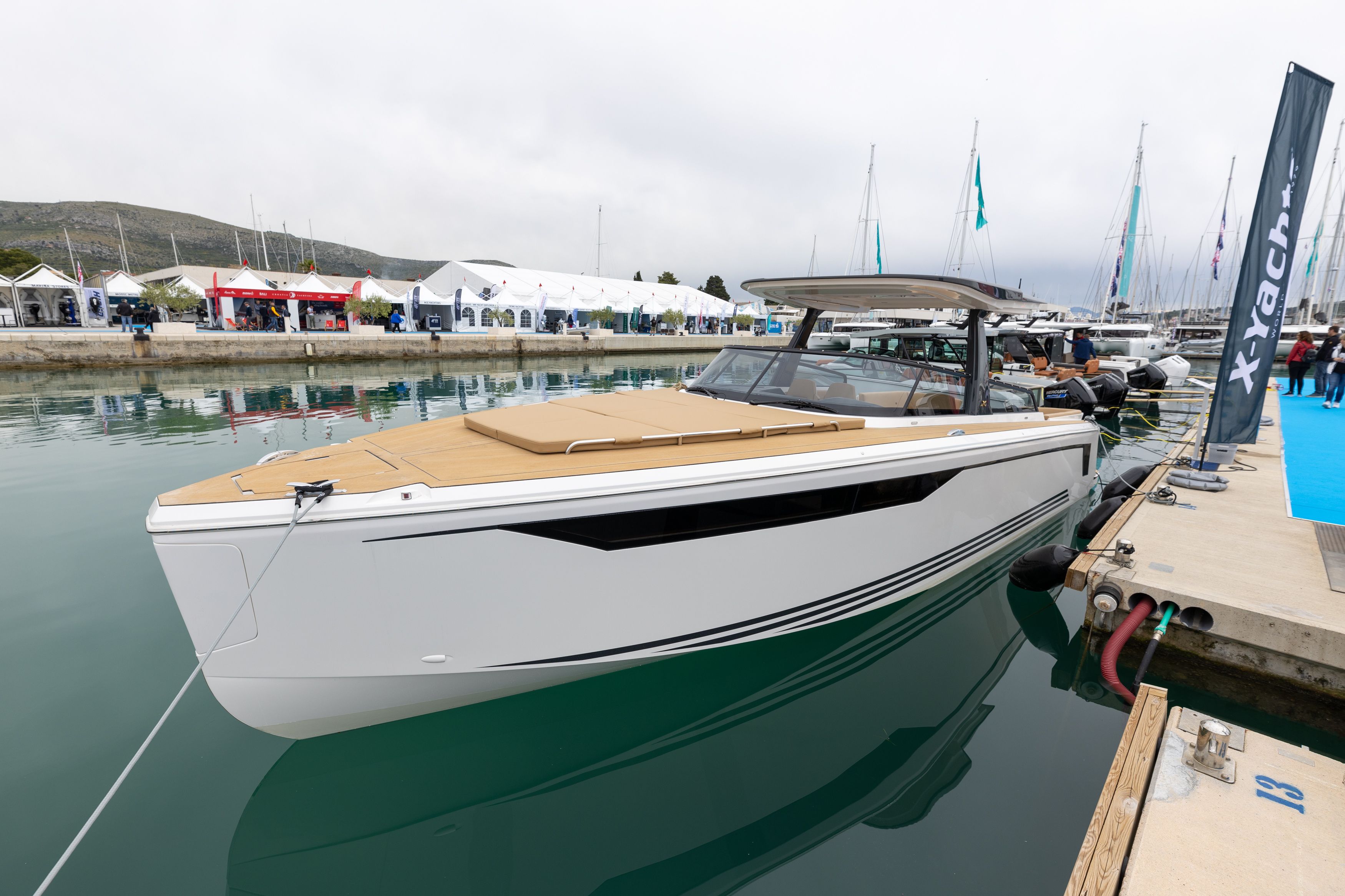 X-Yachts X Power 33 | 22