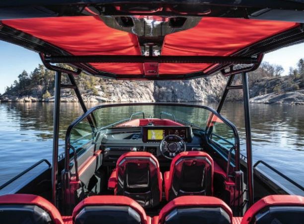 Axopar Brabus Shadow 800 | Amber