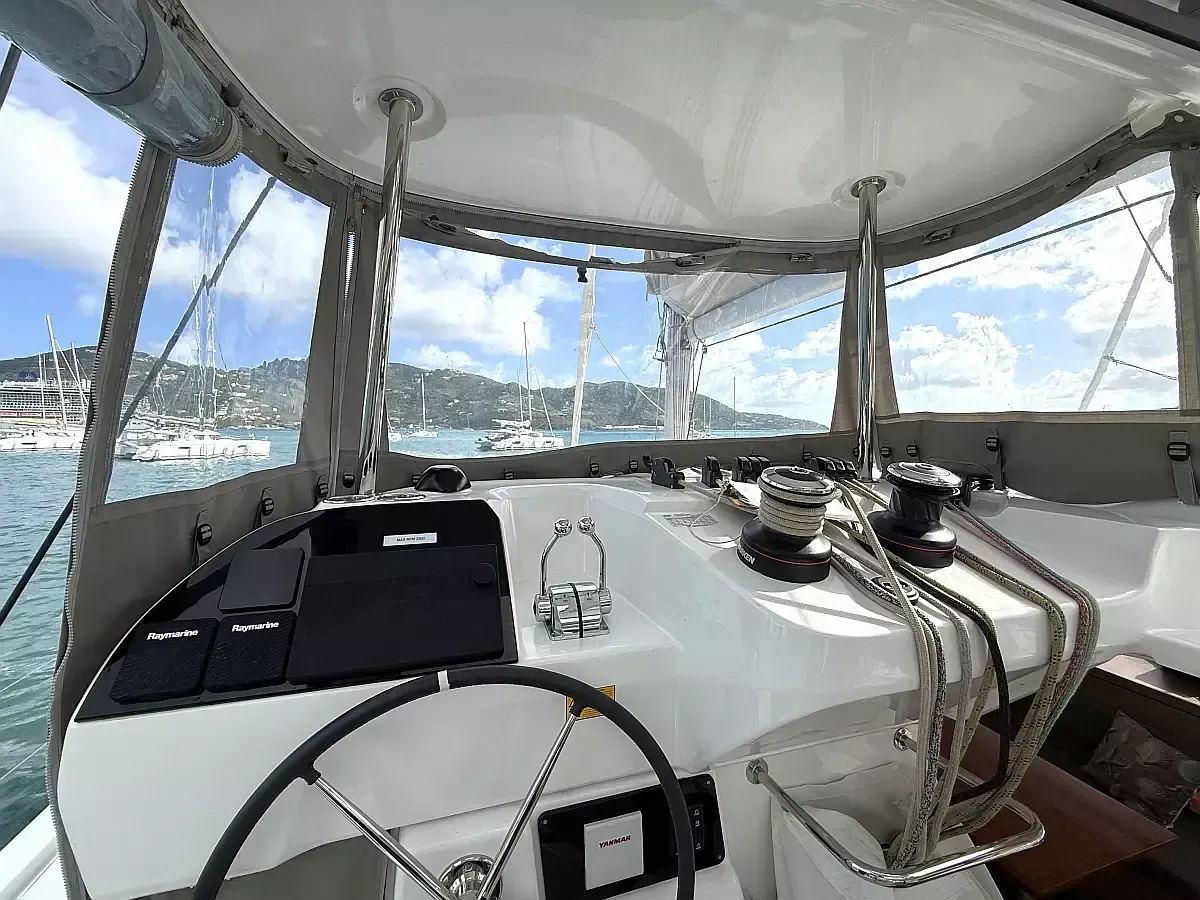 Lagoon 43 | White Pearl