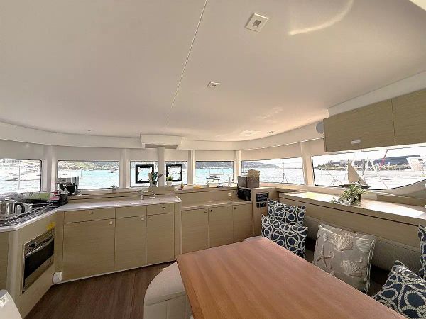 Lagoon 43 | White Pearl