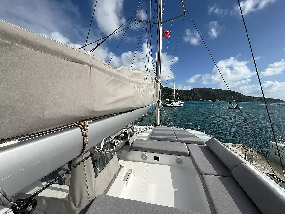 Lagoon 43 | White Pearl