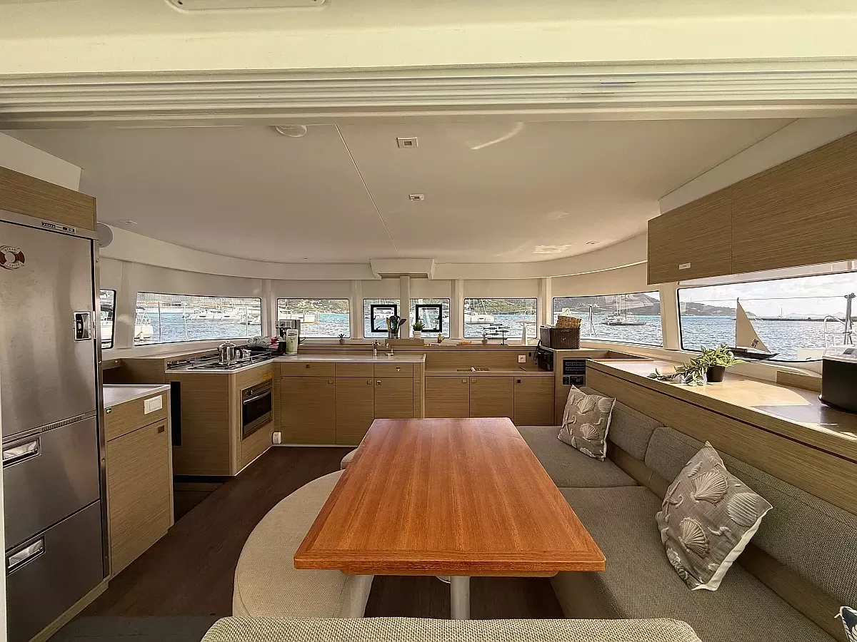 Lagoon 43 | White Pearl