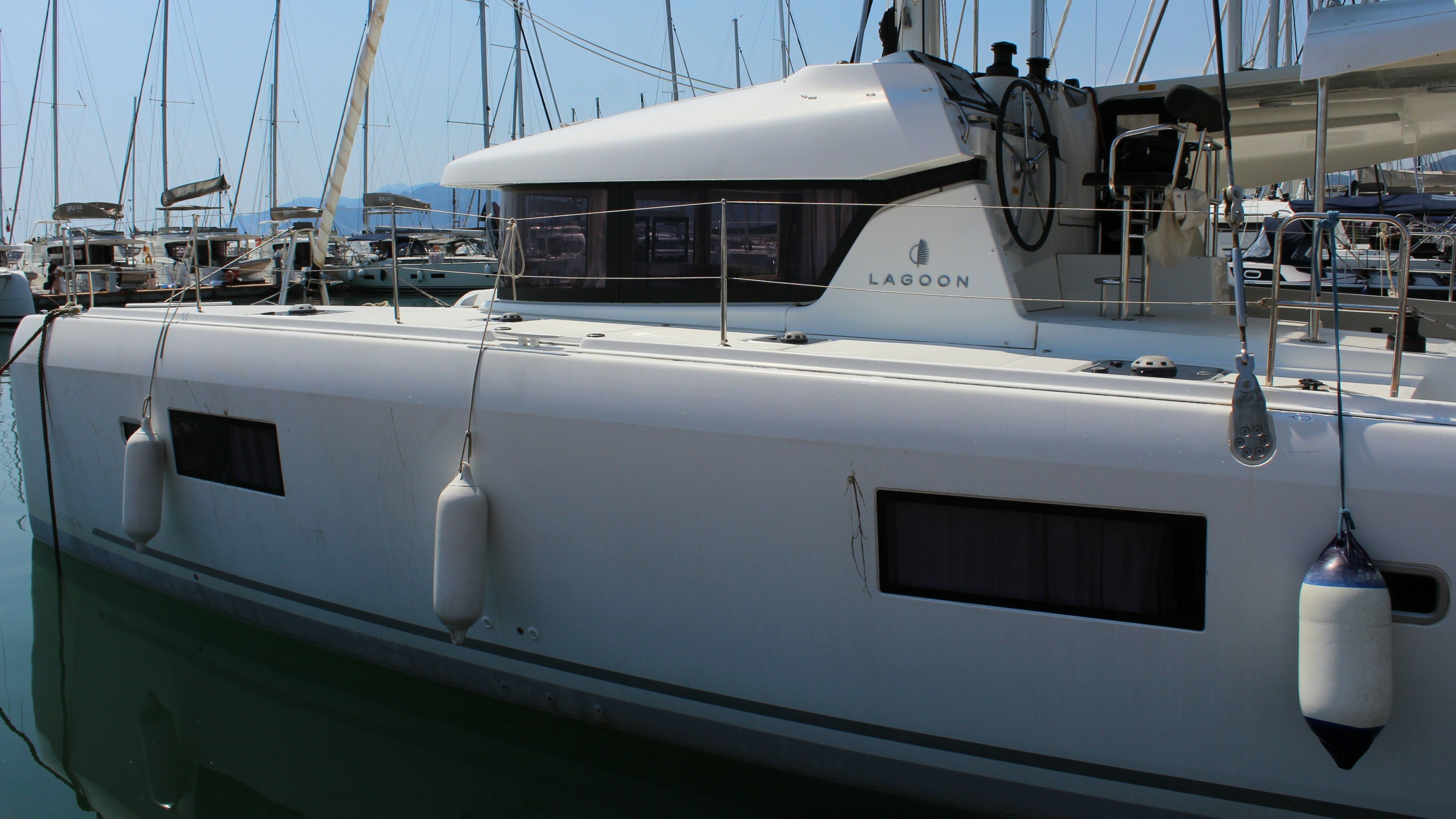 Lagoon 42 | Twins