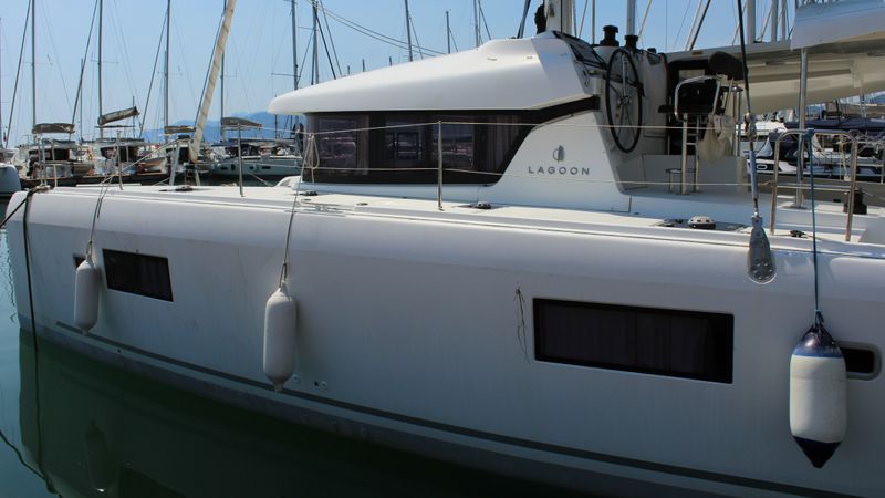 Lagoon 42 | Twins