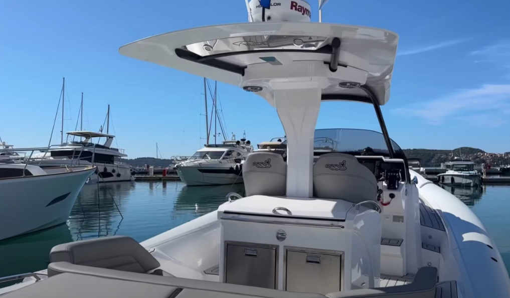 MV Marine 40 | 24