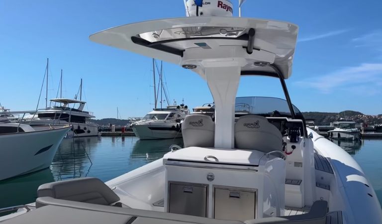 MV Marine 40 | 24