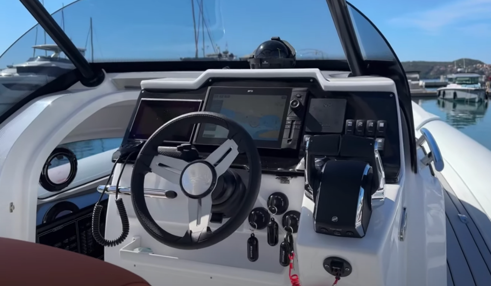 MV Marine 40 | 24