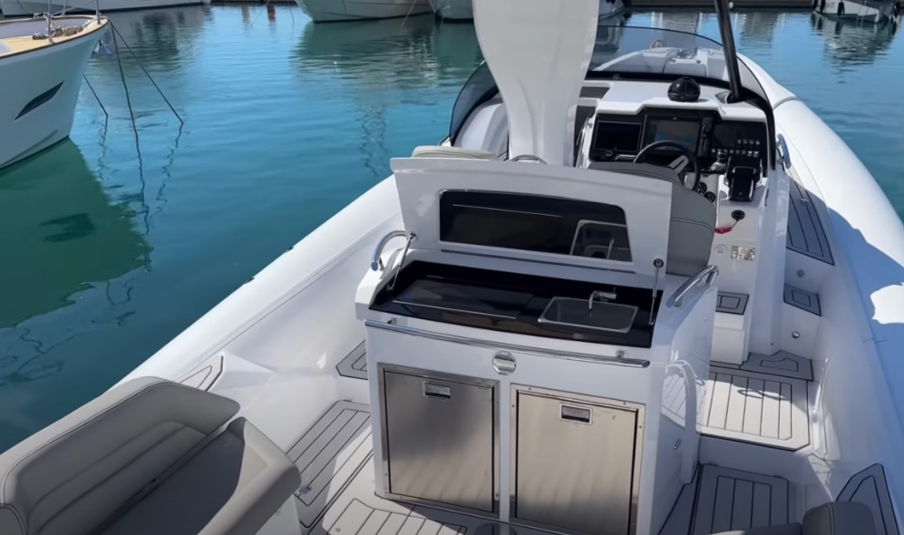 MV Marine 40 | 24