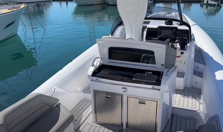 MV Marine 40 | 24